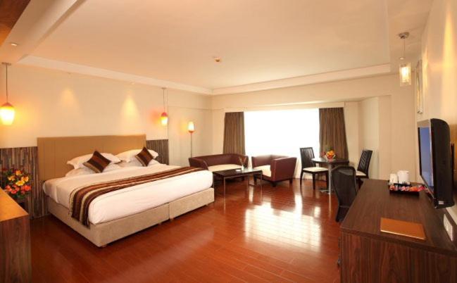 The Altruist Business Hotel Kharadi Púna Exteriér fotografie