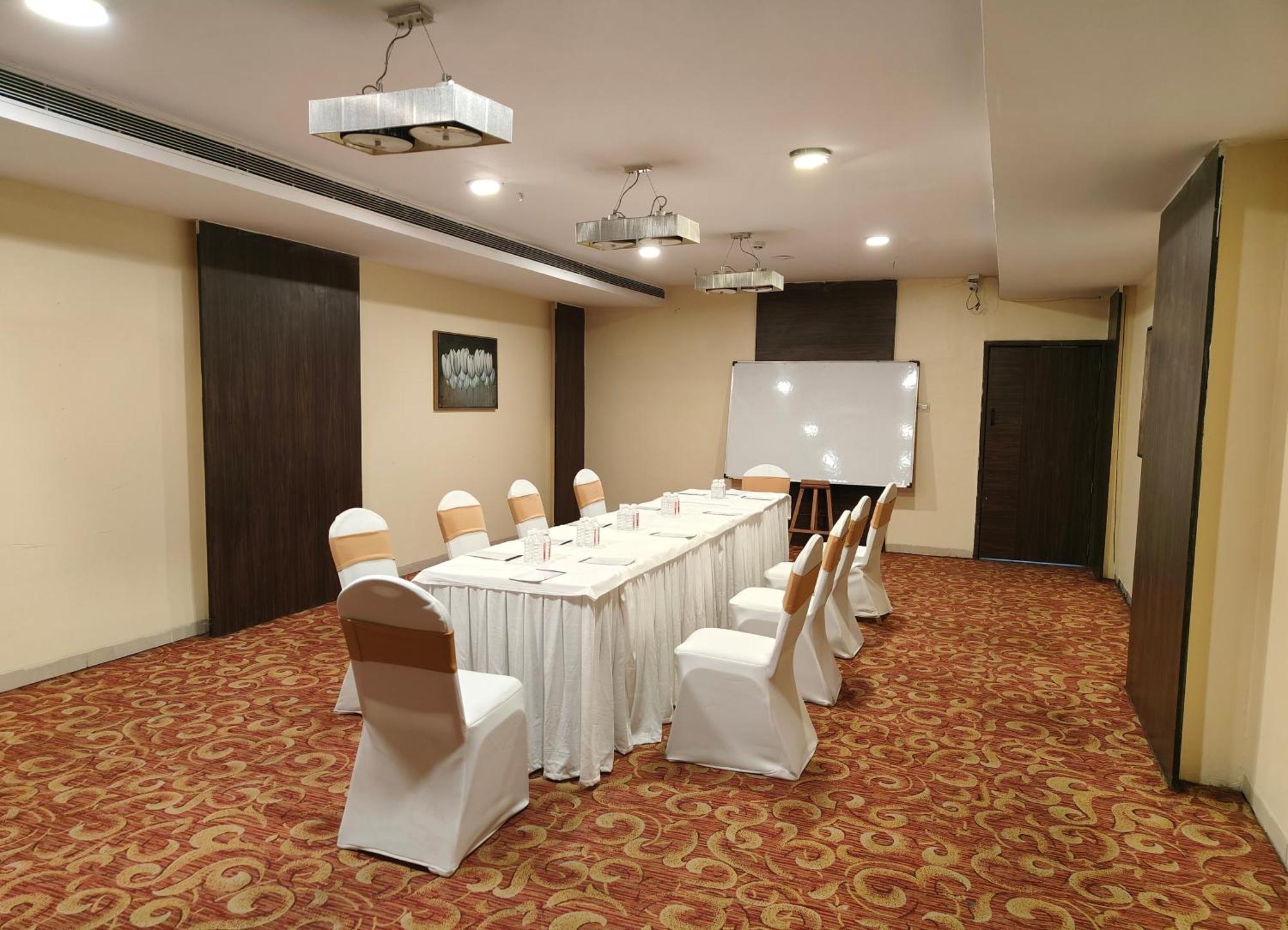 The Altruist Business Hotel Kharadi Púna Exteriér fotografie